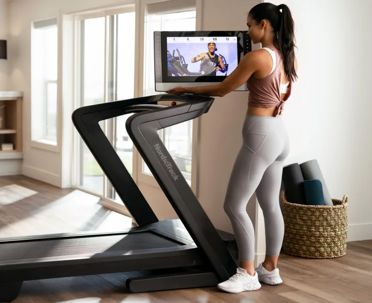 NORDICTRACK COMMERCIAL 2450 TREADMILL - Image 2